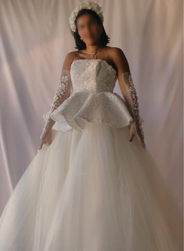 فستان عروسة شك ورود مع جونتي