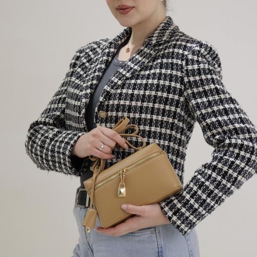 Elegant Box Bag - size 19