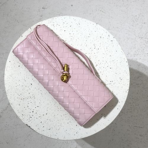 Elegant clutch bag