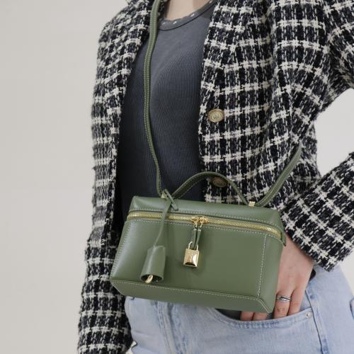 Elegant Box Bag - size 19