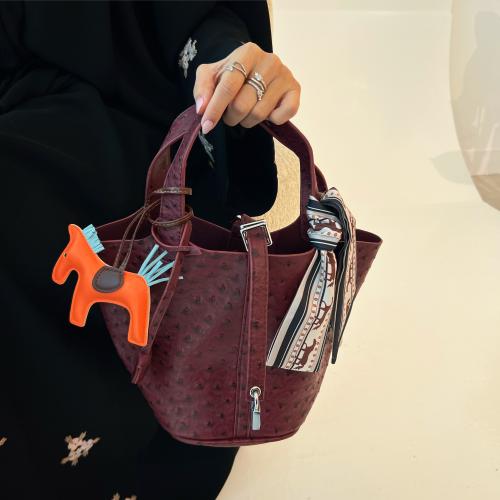 بيكوتان اوسترج عنابي