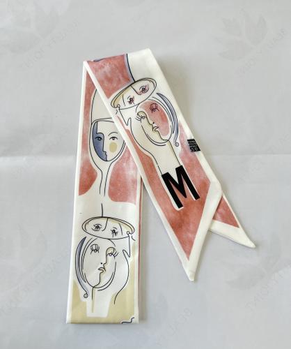 سكارف حرف M