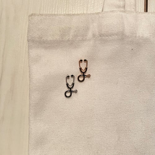 بروش سماعة طبيب