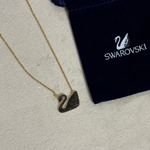 سلسال ذهبي اسود سواروفسكي