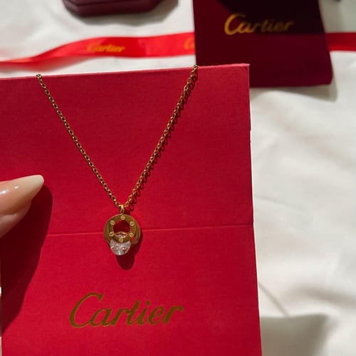 سلسال كارتيه ذهبي