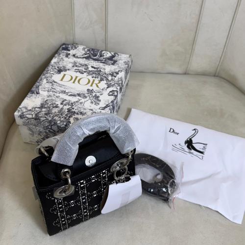 شنطه ديور