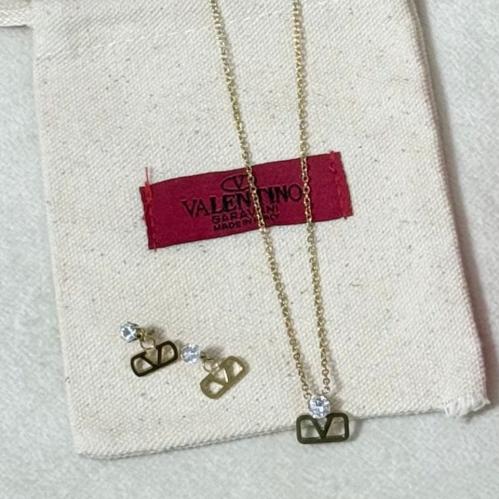 طقم سلسال وحلق فالنتينو ذهبي