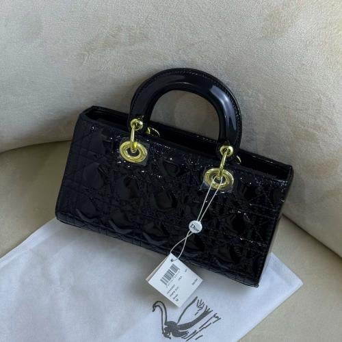 شنطه ديور اسود