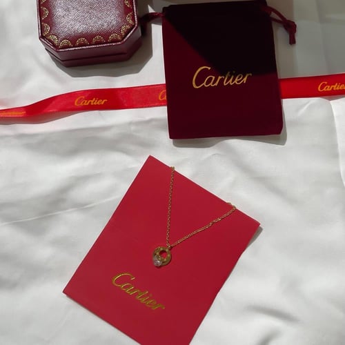 سلسال كارتيه ذهبي