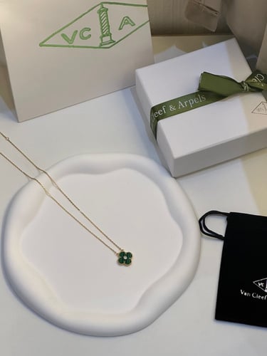 سلسال لون اخضر