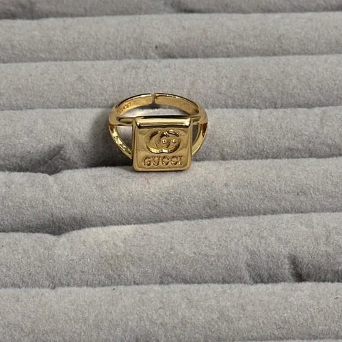 خاتم قوتشي ذهبي