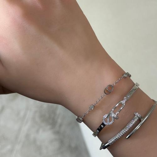 تنسيق ثلاث أساور فضي