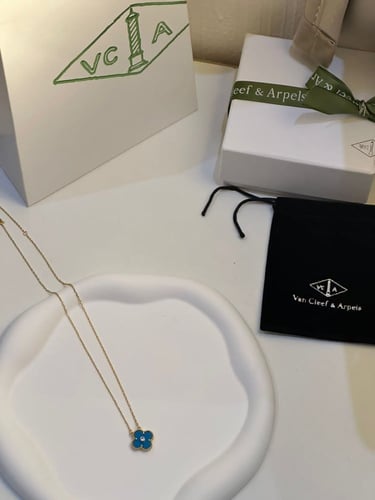 سلسال لون ازرق