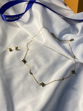 طقم ذهبي اخضر