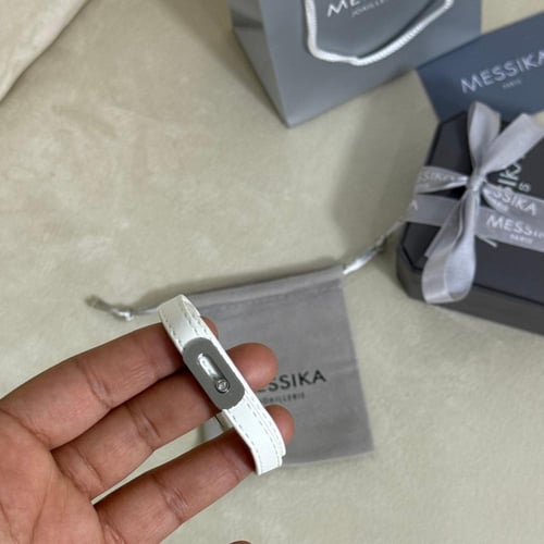 اسواره جلد ميسكا ابيض