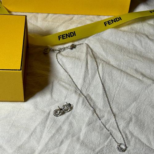 طقم فندي فضي