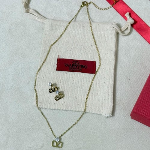 طقم سلسال وحلق فالنتينو ذهبي