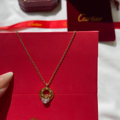 سلسال كارتيه ذهبي