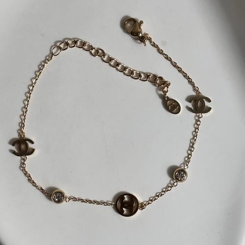 اسواره شانيل ذهبي