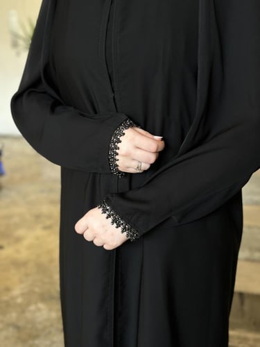 عباية رأس بكم كامل كرستال ازارير قماش جالكسي