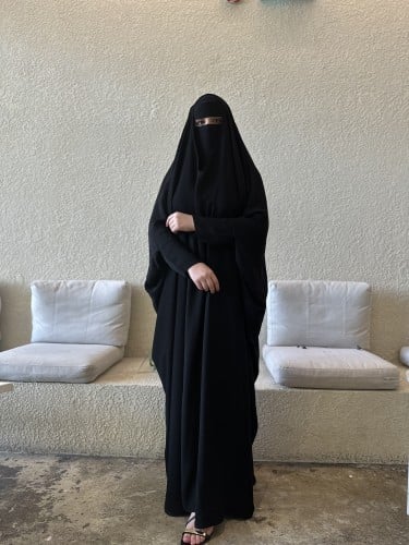 عباية رأس مقفله قماش زمرده كم ساده