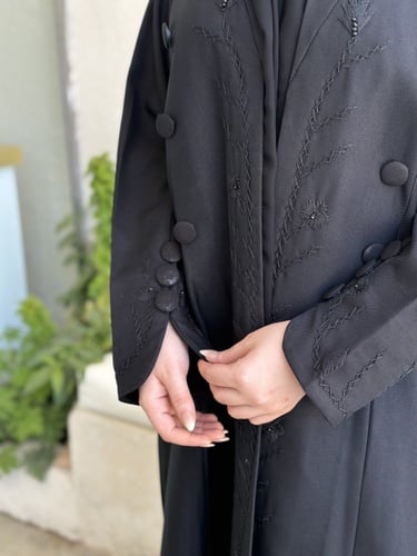 عباية كتف كتان شك اسود
