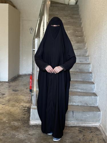 عباية رأس فراشة كرستال ازارير قماش جالكسي