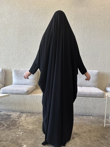 عباية رأس مقفله قماش زمرده كم ساده