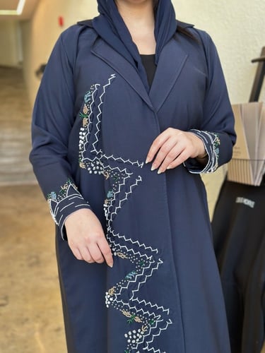 عباية كتف كريب كحلي شك يدوي ملون