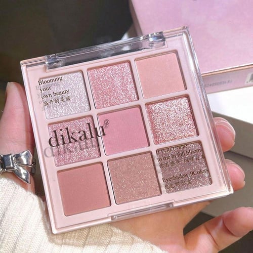 لوحة مكياج العيون