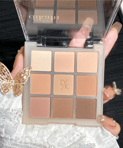 لوحة مكياج العيون