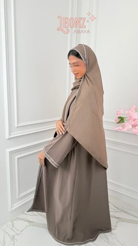 عباية نص كلوش