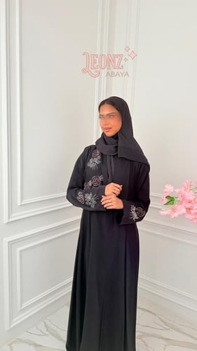 عباية نص كلوش