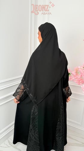 عباية نص كلوش