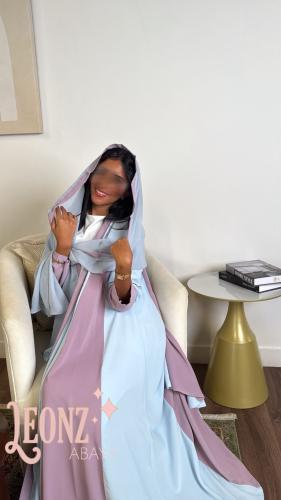 عبايات نص كلوش