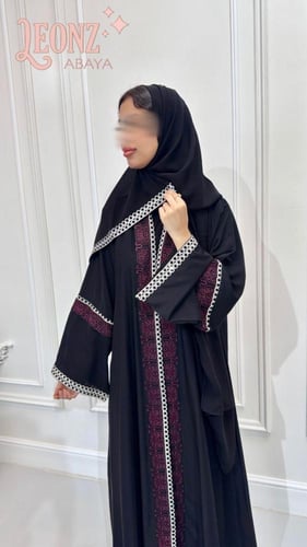 عبايات مطرزة