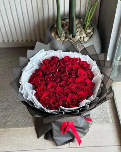 40 حبه جوري احمر مع كيكه اني وداني