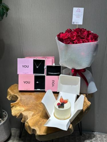 بكج سواره مع ورد مع سلسال وخاتم