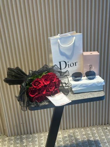 نظاره رجاليه ديور مع بوكيه