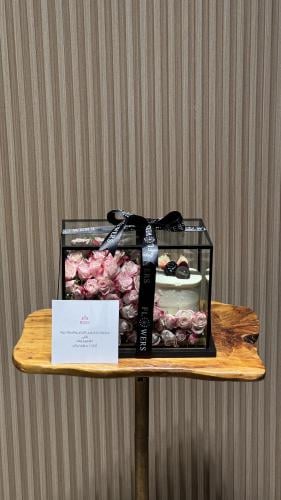 بوكس كيك مع ورد