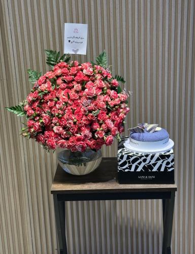 فازه ورد فوشي مع كيكه