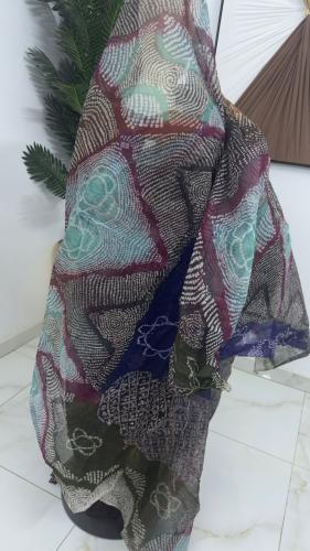 لخياطة… قصة تُروى بخيوط اليد وصباغة فاخرة