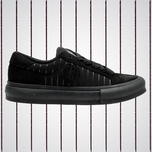 RITZY II - All-Black