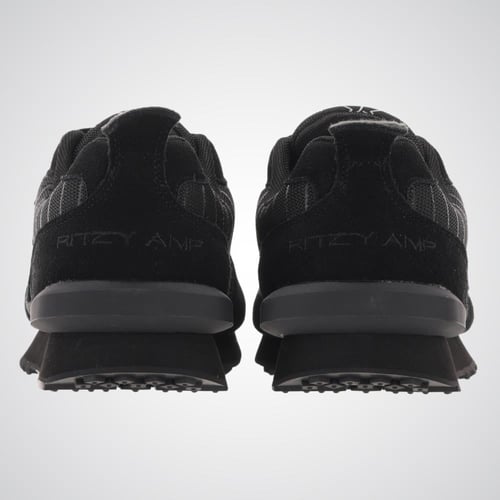 Ritzy Amp All-Black