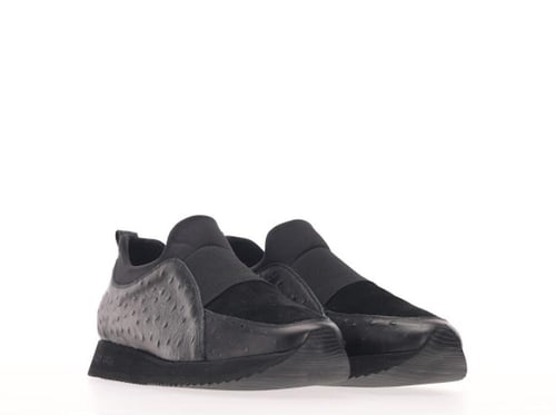 Chairman Black - Leather Ostrich RA