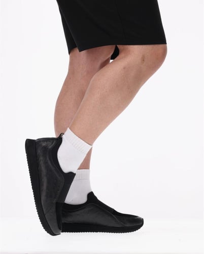 Chairman Black - Leather Ostrich RA