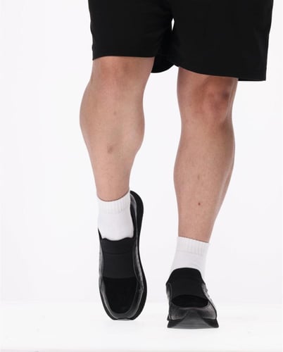 Chairman Black - Leather Ostrich RA