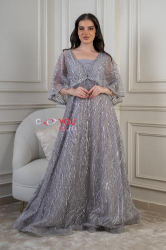 فستان سهرة فضي بتطريز لامع وقصة واسعة أنيقة، تصميم...