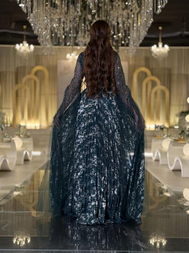 فستان سهرة سحر الزمرد لامع بأكمام شفافة وأناقة فاخ...