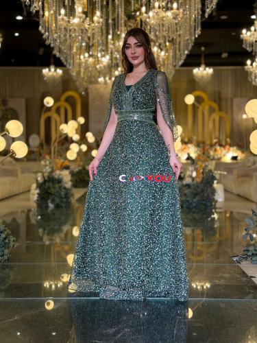 فستان سهرة لمعة فاخرة وقصّة تطيّل القامة. فستان A-...